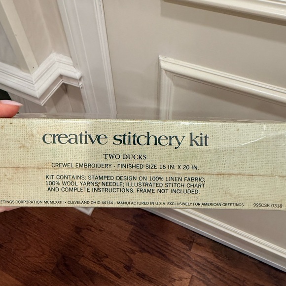 VINTAGE Embroidery Kit NWT with Colorful Birds Design - Picture 3 of 6